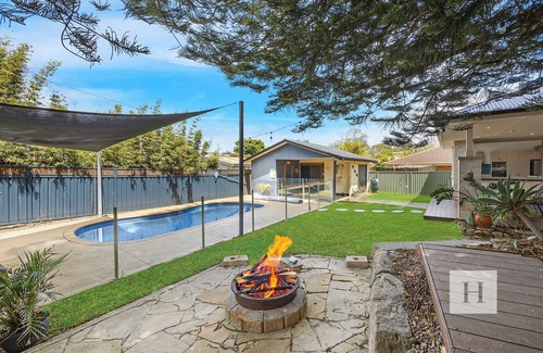 Norah Head House | Ocean Breeze - Pool, Beaches & Shops close by!