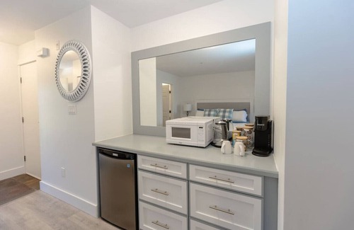 Regional District of Nanaimo Apartment | Ocean Breeze Seaside Studio Condo B