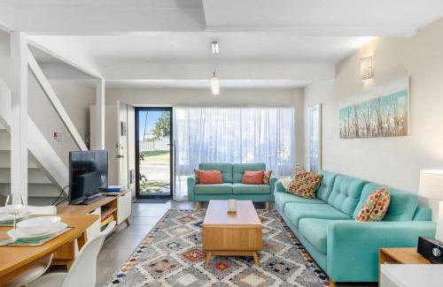 Mollymook House | Ocean Cove - cosy retreat steps from beach & cafes