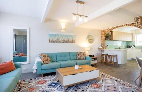 Mollymook House | Ocean Cove - cosy retreat steps from beach & cafes