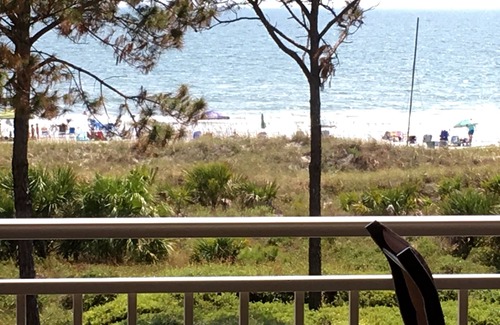 Hilton Head Island Condo | Ocean Dunes 318🌴Modern Couple’s Getaway🌴Oceanfront+View with King Bed&Bikes