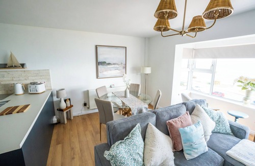Carrickfergus Apartment | Ocean front 2-bed penthouse apartment in Carrickfergus with stunning views.
