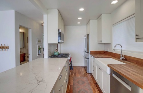 South Mission Beach House | Ocean Front * 3 Water View Patios * A/C