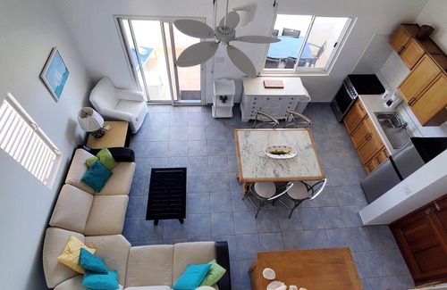 The Valley Condo | Ocean Front Condo - 3 minutes walk to the beach