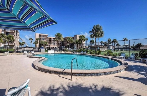 Glenwood Condo | Ocean front condo with magnificent view ,3D floor condo with lot of amenities