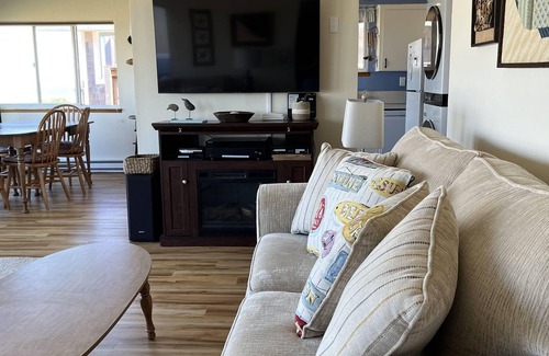 Roads End House | Ocean Front Family Friendly 1 Story 3 Bedroom on the beach at Roads End, OR