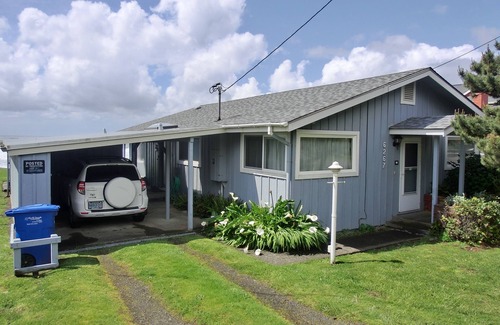 Roads End House | Ocean Front Family Friendly 1 Story 3 Bedroom on the beach at Roads End, OR