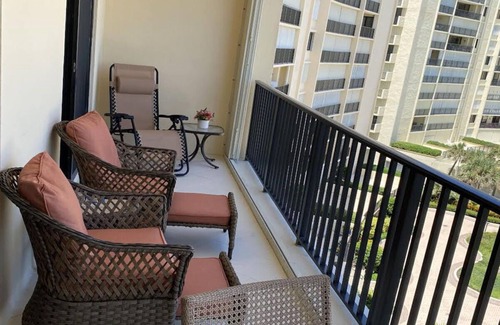 Jupiter Condo | Ocean Front Paradise