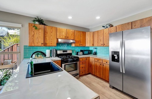 Diamond Crestview Villa | OCEAN FRONT! Private stairs from home to BEACH! B