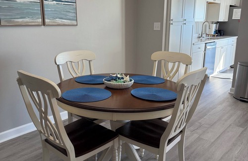 North Myrtle Beach Condo | Ocean front penthouse 2bed, 2bath newly renovated. Beautiful ocean front views!
