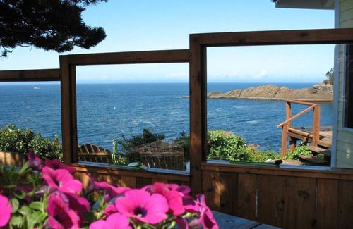 Depoe Bay Apartment | Ocean Garden Suite at Whales Rendezvous