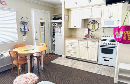 North End Condo | Ocean is calling all beach walkers
