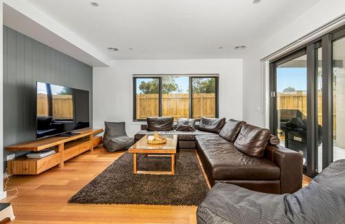 Inverloch House | Ocean Oasis on Kenneth
