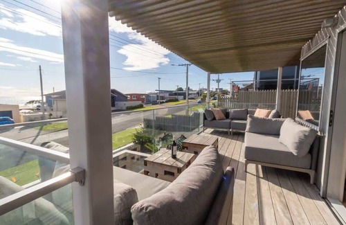 Rewa House | Ocean Outlook: Beachside Paradise Retreat