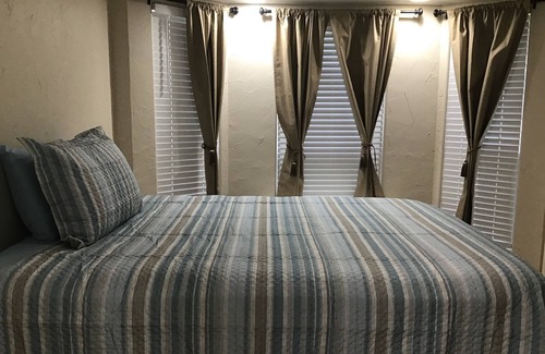 Port Isabel Cabin | Ocean Overlook- 715 E Clam