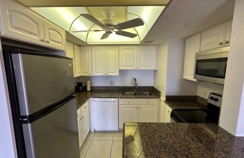 Ormond Shores Estates Condo | OCEAN & POOL VIEW 2/2 CONDO IN ORMOND BEACH FL COMFORTABLE W/CABLE & WIFI, WOW !
