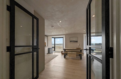 Swansea Apartment | Ocean Retreat, Ocean View Apartment