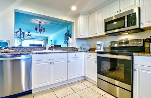 Madeira Beach Hotel | Ocean Sands I 1002