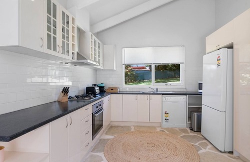 Mollymook House | "Ocean Springs" a stunning home in the idyllic coastal town of Mollymook.