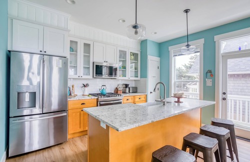 Lincoln City House | Ocean Vew, Olivia Beach, Two Queen Suites, Bonus, Bunk Room, Hot Tub, Fire Pit