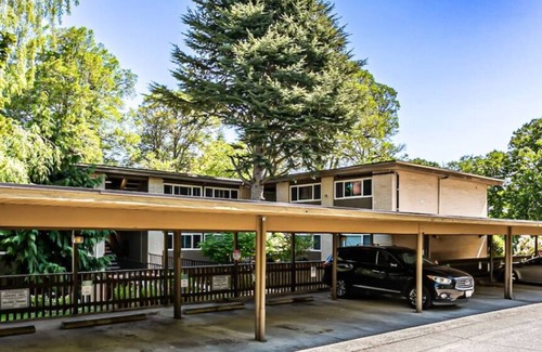 North End Condo | Ocean View 2 Baths No Stairs Best Area Jacuzzibath