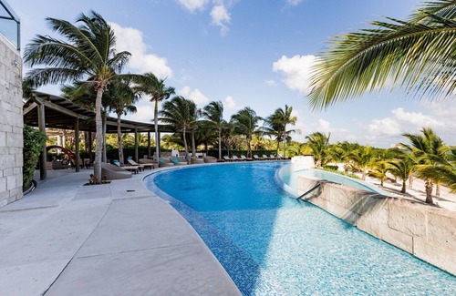 Cancun Apartment | Ocean view 3 bedroom condo! Infinity pool