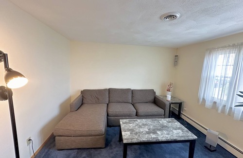 Quincy Apartment | Ocean View 3 BR Room w Parking