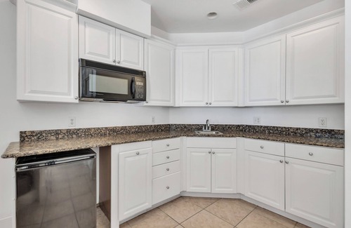 North Forest Beach House | Ocean View, 3-Patio, 6BR, 6300sf Home w/Pool; 50 Steps to Beach, Coligny Circle!