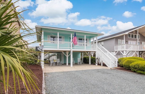 Ocean Isle Beach House | Ocean View! Adorable, Second Row Single Family Home in Ocean Isle Beach