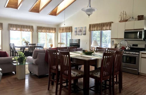 Belfast Apartment | Ocean View Apartment Along Maine's Scenic Penobscot Bay