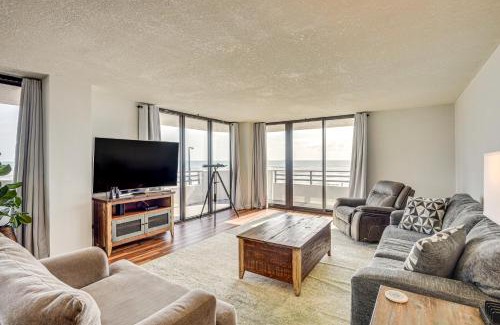 Daytona Beach Apartment | Ocean-View Balcony Daytona Beach Family Getaway!