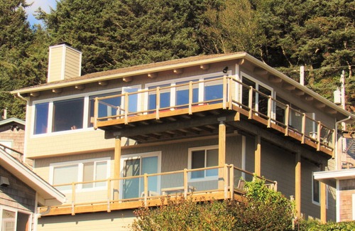 Tolovana Park House | Ocean View Beach Retreat Steps from Haystack Rock