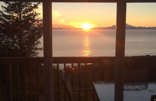 Anchor Point Cabin | Ocean-view Cabins on the Anchor Point Bluff