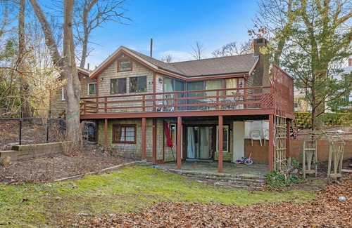 Cotuit Cottage | Ocean View Cottage - Pet-Friendly