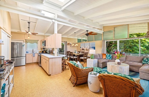 Poipu House | Ocean View Cottage Wlk To Poipu & Brenneckes Beach