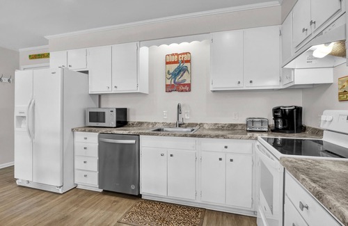 Shell Island House | Ocean view duplex just steps from the beach!