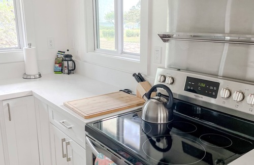 Haleiwa Apartment | Ocean View Haleiwa Home - EPIC location steps from beach and downtown