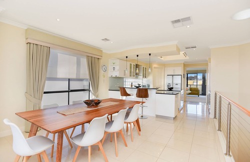 Moana House | Ocean View Moana