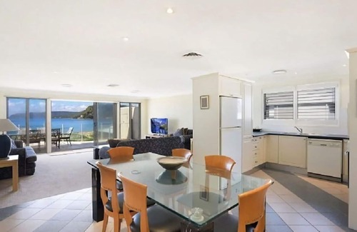 Umina Beach Apartment | Ocean View on the Esplanade