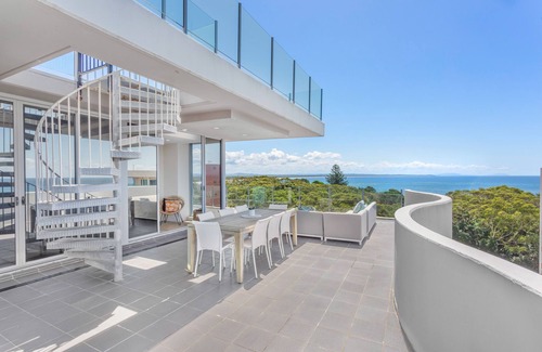 Forster Apartment | Ocean View Penthouse - Stunning Ocean, Coastline, Lake and Mountain View’s