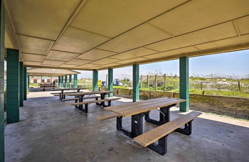 Crescent Beach Apartment | Ocean-view St Augustine Studio w/Pool Access!