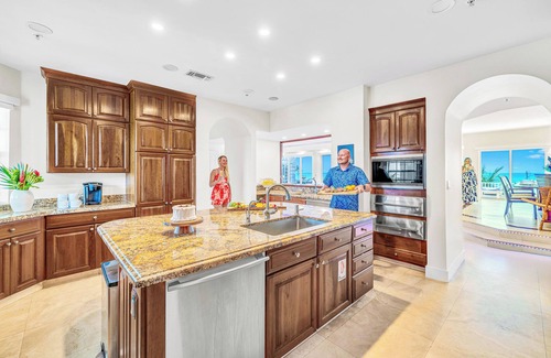 Islamorada Apartment | Ocean View Two Duplex Penthouses/Retreat amenities: tennis court, heated Pool | Vista Key
