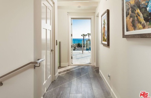 Laguna Beach Villa | Ocean View Villas 4 min walk to the surf and sand