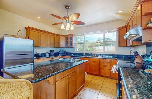 Waikoloa House | Ocean-view Waikoloa Village retreat with air conditioning - discounted golf