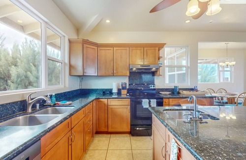 Waikoloa House | Ocean-view Waikoloa Village retreat with air conditioning - discounted golf