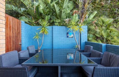 Collaroy Beach Apartment | Ocean Views 2-Bed Apartment Minutes from Beach