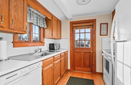 Barnstable House | Ocean Views and Private Beach. The Ultimate Cape Cod getaway!