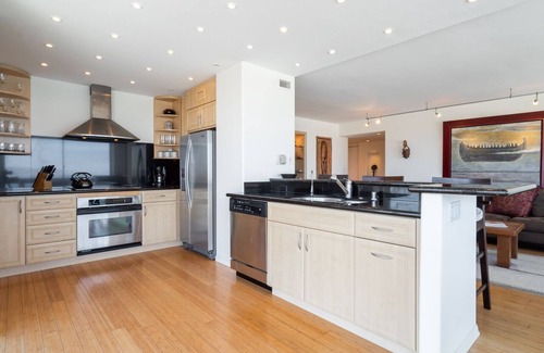 Coronado Condo | Ocean Views Everywhere, Corner Unit in La Sierra, 6th Floor