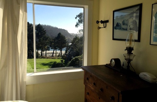 Mendocino House | Ocean Views Mendocino Beach House Path directly to the Beach!