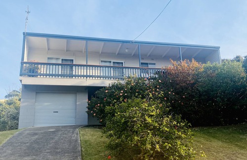 Malua Bay House | Ocean views of Pretty Bay Beach